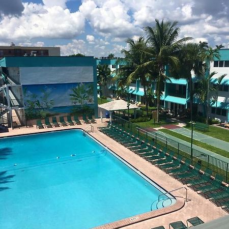 Surf Rider Resort Помпано Бич Экстерьер фото